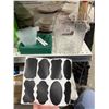 Image 2 : Food Storage Container With Accessories, Transparent, 3.5-Quart Capacity