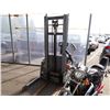 Image 1 : Forklift