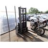 Image 2 : Forklift