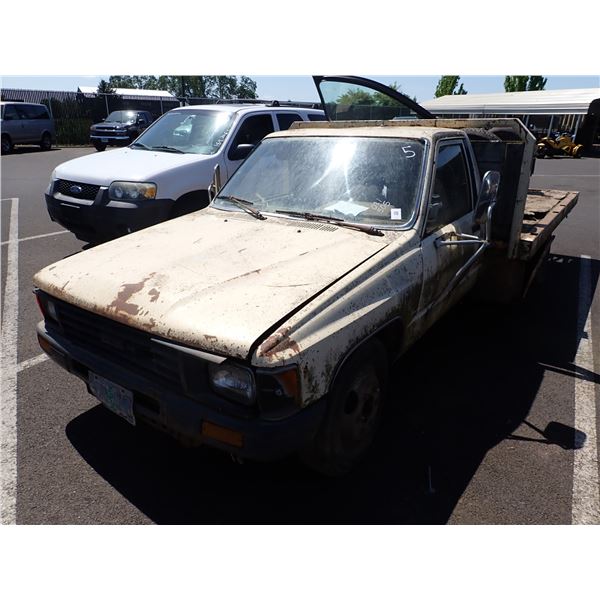 1987 Toyota Cab and Chassis