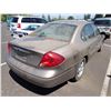 Image 3 : 2002 Ford Taurus
