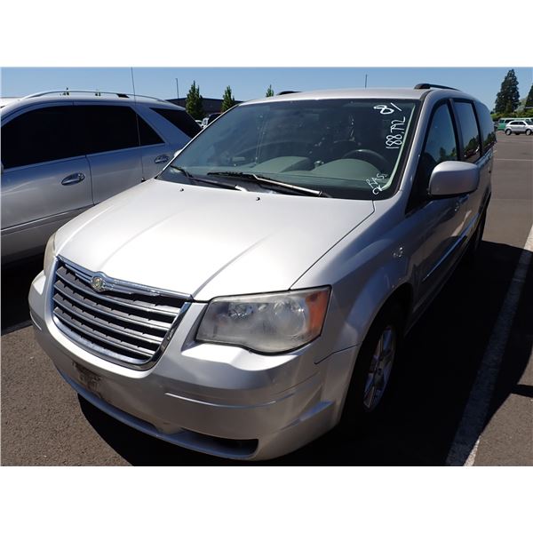 2010 Chrysler Town and Country