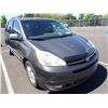 Image 2 : 2005 Toyota Sienna