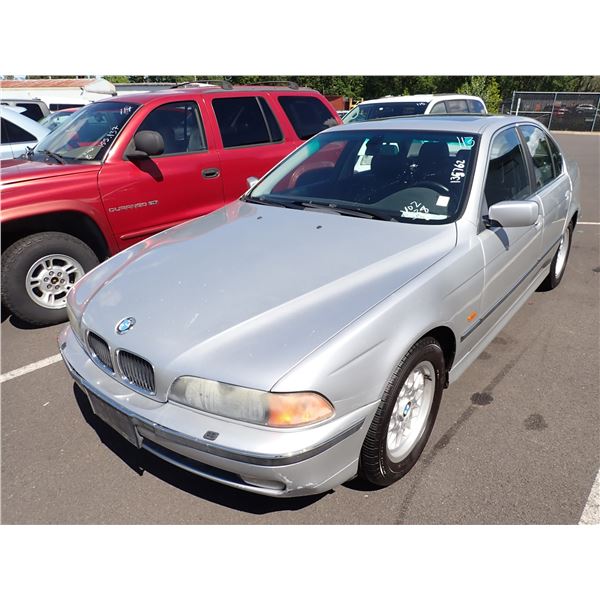 2000 BMW 528i
