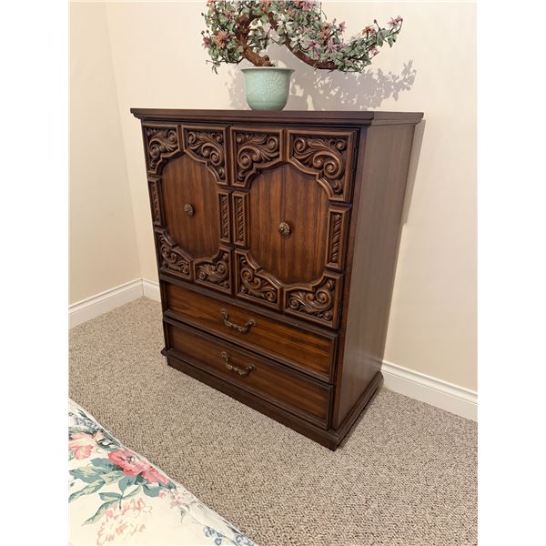Dresser 37" x 18" x 45 1/2" tall