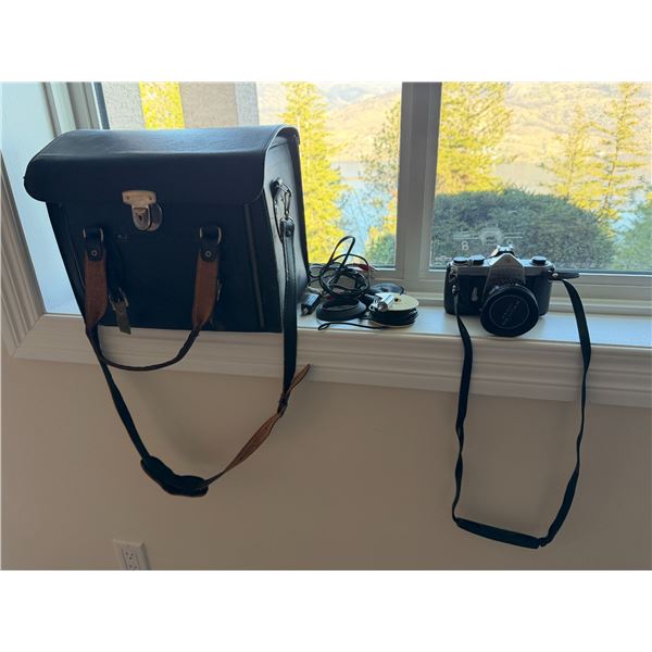 Pennex auto automatic camera with case