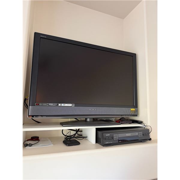 Sony 40 inch TV Toshiba VHS player