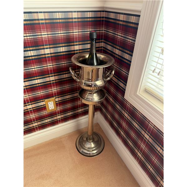 Wine chiller stand