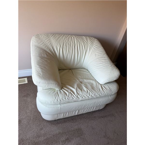 Cozy chair 38" wide