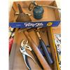 Image 3 : Glues, hammers, hand, tools, greaser