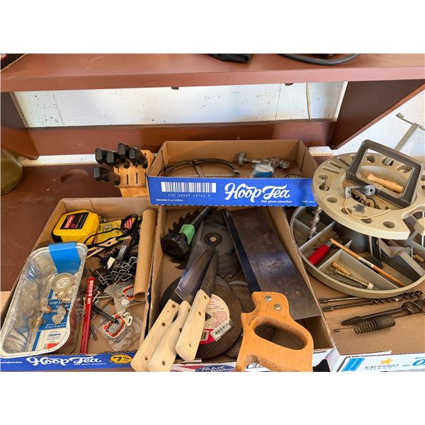 Miscellaneous garage items and knives