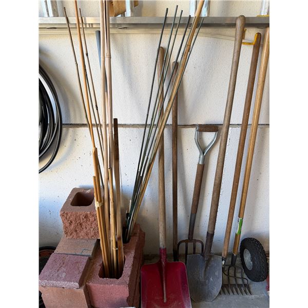 Garden steaks and tools