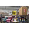 Image 2 : LARGE LOT OF ASSORTED PARTY SUPPLIES, COTTON CANDY