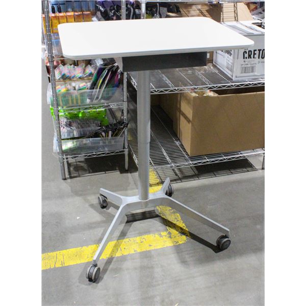 STAND UP ROLLING DESK
