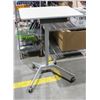 Image 1 : STAND UP ROLLING DESK