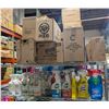 Image 2 : LARGE LOT OF ASSORTED CLEANING SUPPLIES AND