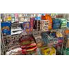 Image 3 : MASSIVE LOT OF ASSORTED CAT AND DOG FOOD + LITTER