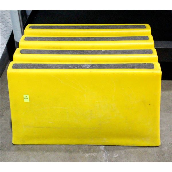PLASTIC STEP STOOL
