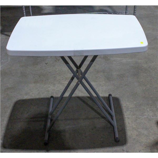 FOLDING PLASTIC TABLE