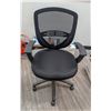 Image 2 : ULINE POWERLIFT OFFICE DESK 5' X 29.5"