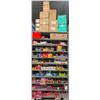 Image 1 : LARGE LOT OF CANDIES, CHOCOLATES AND FRUIT SNACKS