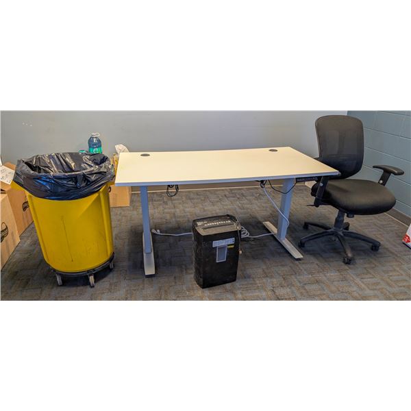 LOT OF OFFICE FURNITURE INCLUDES DESK OFFICE