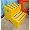 Image 1 : 500LB MAX CAPACITY STEP STOOL