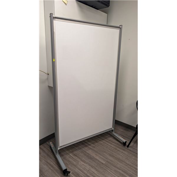 ROLLING WHITEBOARD
