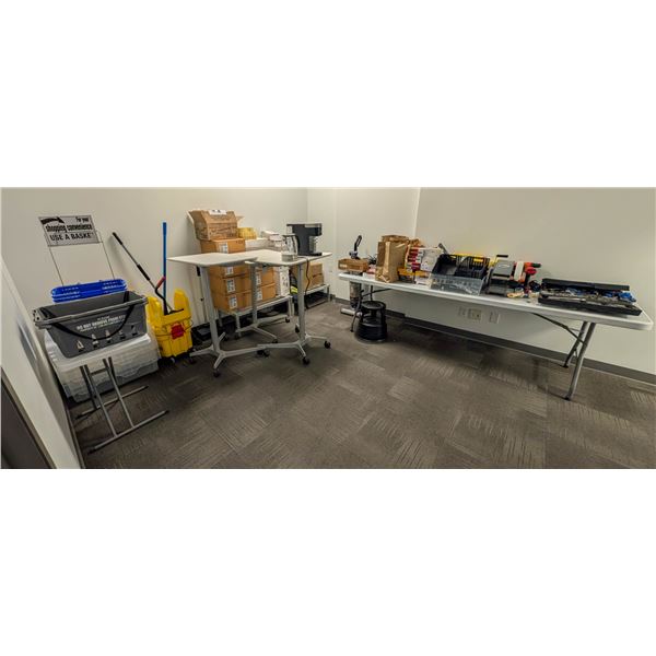 CONTENTS OF ROOM INCLUDES STANDING WORK