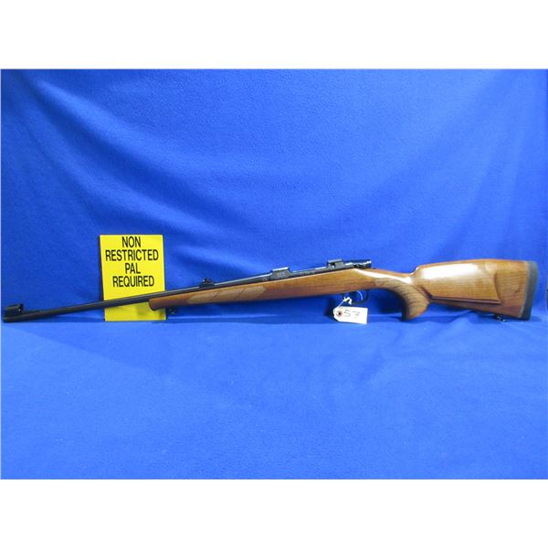 Non-Restricted - CZ Model 550 Lux in 243 Win