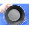Image 2 : NEW - Camp Chef Cast Iron Pre-Seasoned Cooking Pot with Lid - 10"