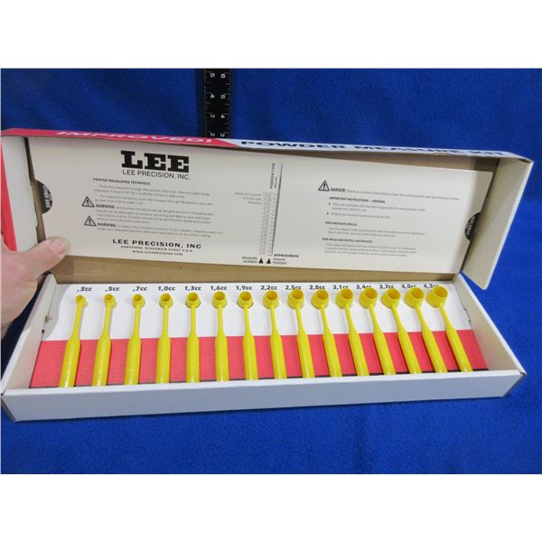 NEW - Lee Powder Measure Kit - 15 Measures and Improved Slide Card