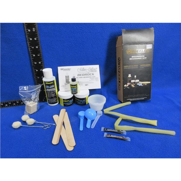 NEW - Wheeler Bedrock Bedding Kit