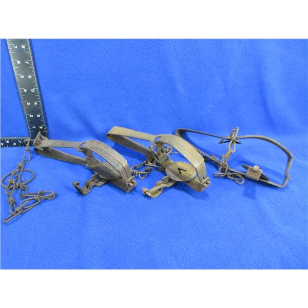 3 Vintage Oneida Victor Traps - #1 1/2 Single Long Spring