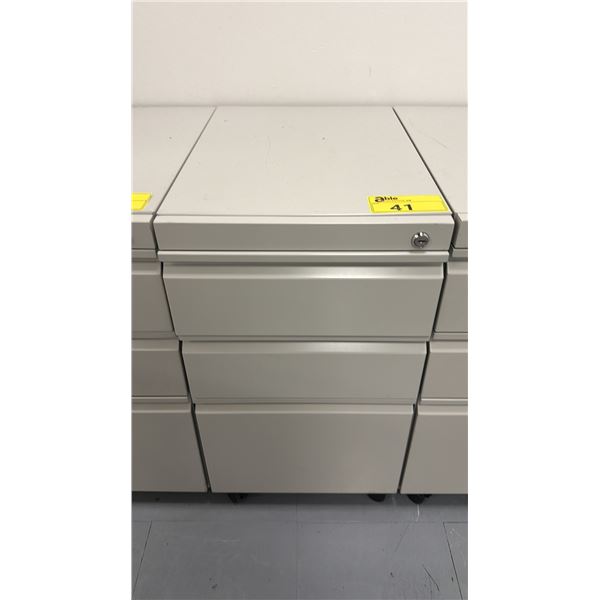 4-DRAWER PORTABLE LOCKING FILE CABINET (NO KEY)