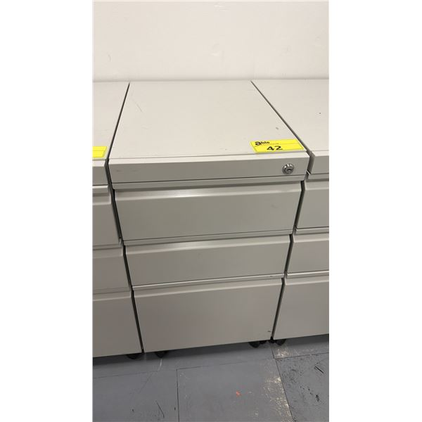 4-DRAWER PORTABLE LOCKING FILE CABINET (NO KEY)