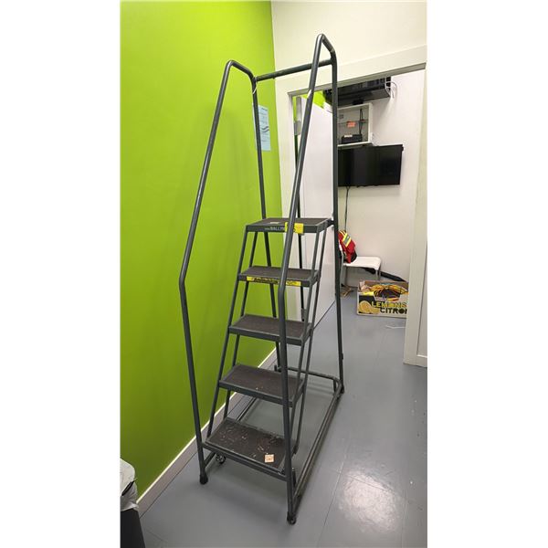 5' PORTABLE WAREHOUSE STAIRCASE
