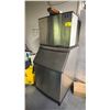 Image 1 : MANITOWOC COMMERCIAL STAINLESS STEEL ICE MACHINE (UNKNOWN WORKING CONDITION)