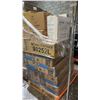 Image 2 : PALLET OF ASSORTED ITEMS INCLUDING; THEO PLASTIC HEAVY SPOONS, SAYE RECTANGLE 28OZ CONTAINERS WITH