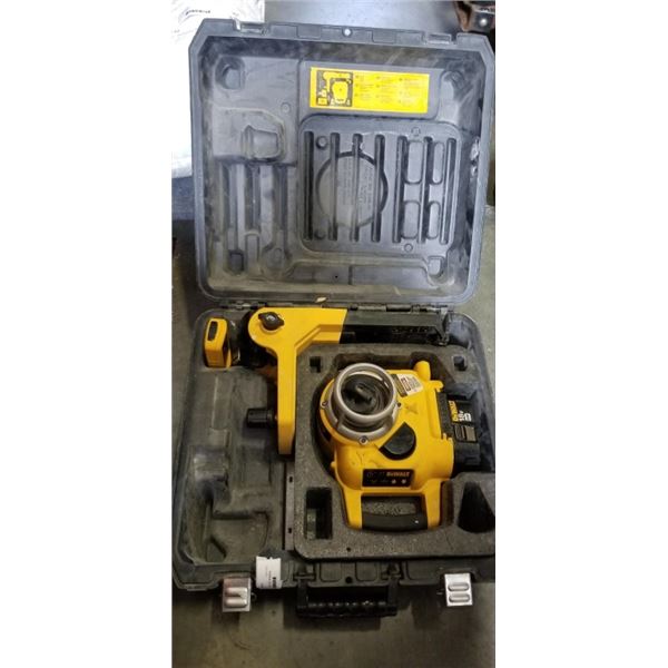 DEWALT LASER LEVEL W/ BATTERY WORKING