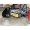 Image 7 : MERCURY  AND MARINER 2.5HP BOAT MOTORS W/ JERRY CAN - BOTH NEED SOME WORK