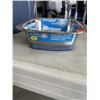 Image 2 : TOTE OF NEW STAINLESS DOG BOWLS - SMALL MEDIUM AND LARGE