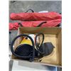 Image 1 : 2 CAMP CHAIRS AND 3 FOOT PUMPS