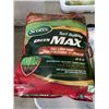 Image 4 : 2 BAGS AND JUG OF LAWN FOOD AND FERITLIZER