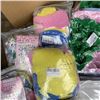 Image 3 : BOX OF NEW SILICONE BAKING MOLDS, BUNNY CARRY BAGS AND EASTER SETS