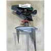 Image 2 : WEED PULLER AND SPRINKLER