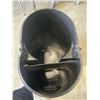 Image 4 : LOCKING STORAGE BIN
