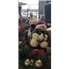 Image 2 : LARGE CHRISTMAS WREATH AND DECOR