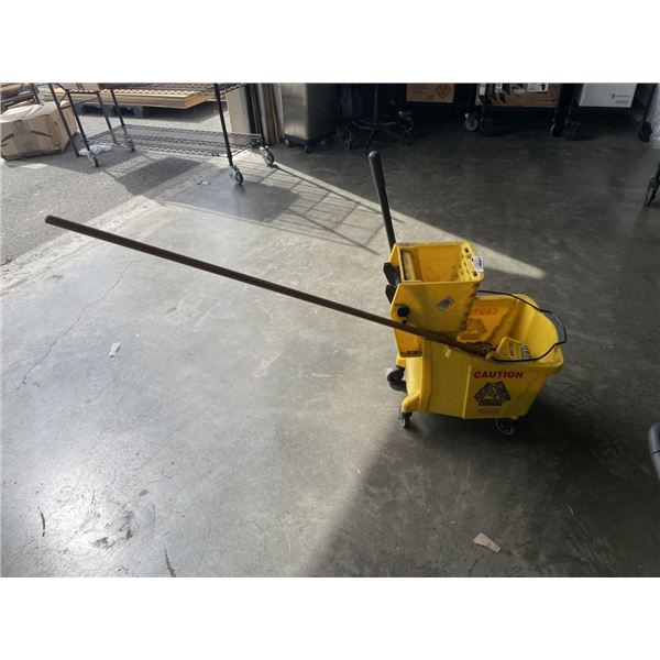 COMMERCIAL MOP BUCKET W/ MOP