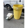Image 1 : BLIZ POUR N STOP DISPENSER AND PLASTIC DRUM (200 LITRE CAPACITY) NO LID